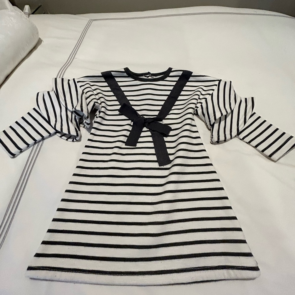 Dress with bow